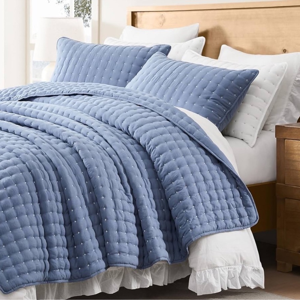 🆕 PB Style King Quilt Set Tufted Classic Blue 3 piece Luxury Hotel Style Bedding